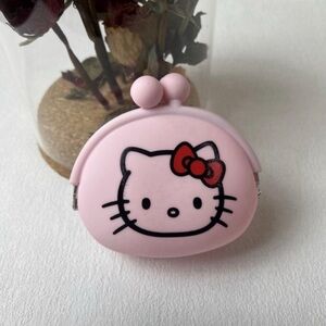 Hello Kitty NEW Silicone KissLock Coun Pouch